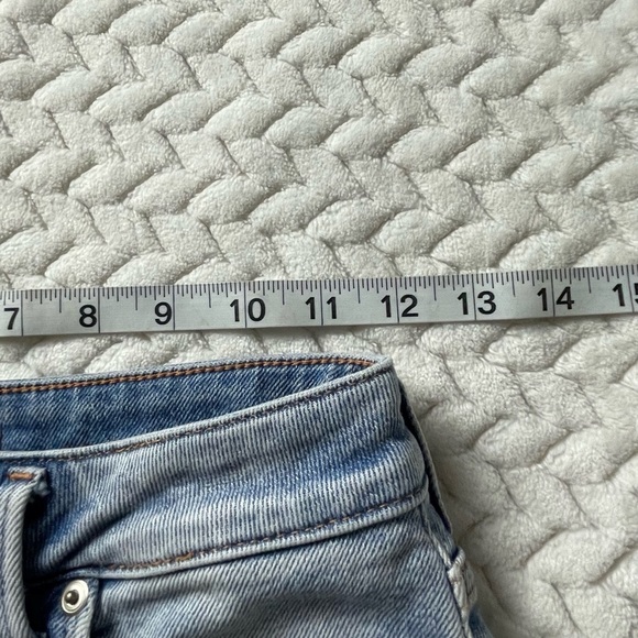 Good American Good Curve Denim Shorts 25 - Picture 7 of 7